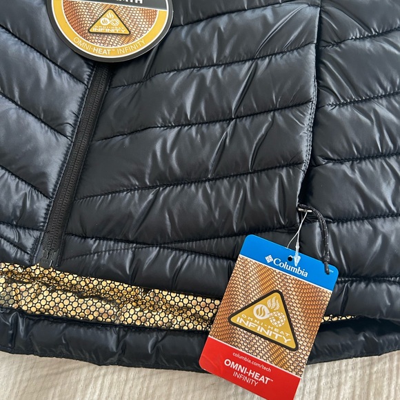 Columbia Women's Black Quilted Vest - Picture 3 of 4